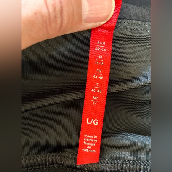 SPANX Black Athletic Athleisure Leggings, size Large - Picture 10 of 11